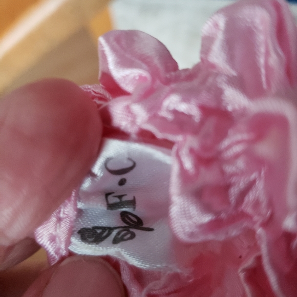 Expandable Shirt 85% Polyester 15% spandex - Picture 3 of 3